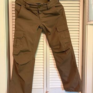 Under Armour Women’s Tactical Cargo Pants in Brown